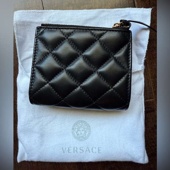 Versace Medusa Unico Quilted Lamb Leather Wallet - Picture 4 of 10